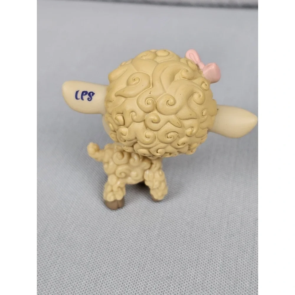 Littlest Pet Shop Hasbro LPS White Lamb #376 and Tan Lamb #1003
